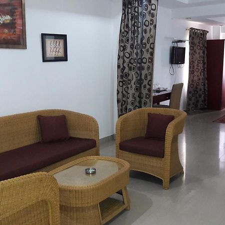 Hôtel Aroma Residency à Tinsukia Extérieur photo