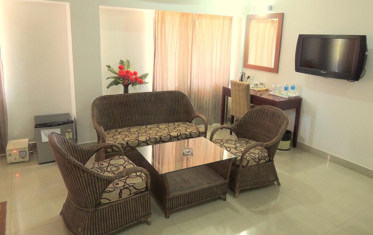 Hôtel Aroma Residency à Tinsukia Extérieur photo
