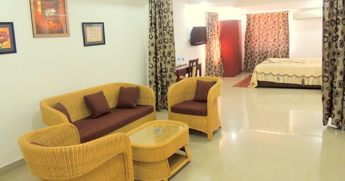 Hôtel Aroma Residency à Tinsukia Extérieur photo